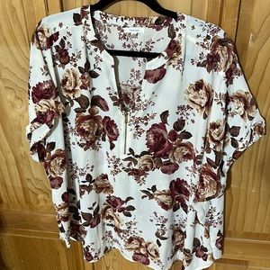 Maurice’s Zippered VNeck Floral Blouse
